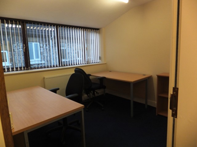 1-2 person office to let in Buxton